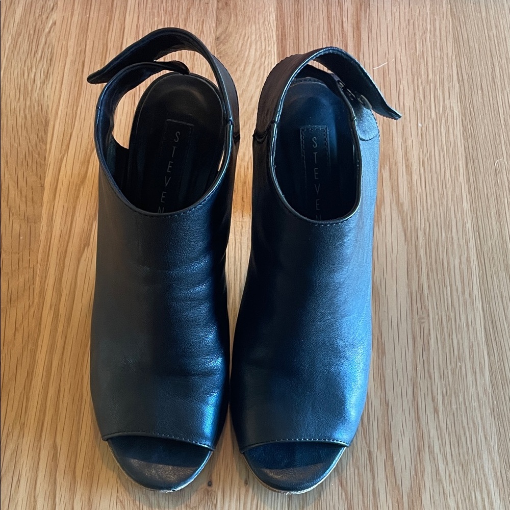 Steve Madden Black Peep-Toe Real Leather Heel